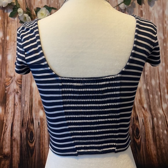 Abercrombie & Fitch Crop Top - Picture 2 of 3
